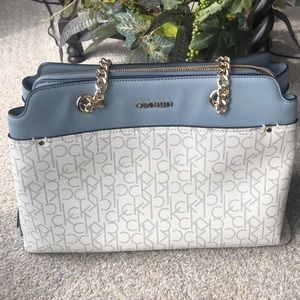 Calvin Klein purse. Great condition. Lightly used.